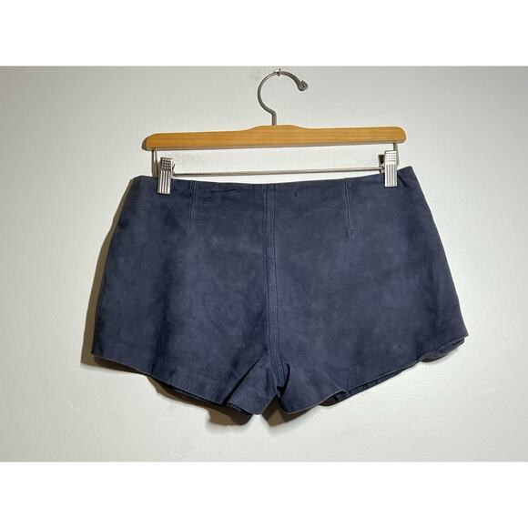 by Anthropologie EUC Gray-Blue Suede Leather Side Zip 2.25" Inseam Shorts 4 - Picture 4 of 9